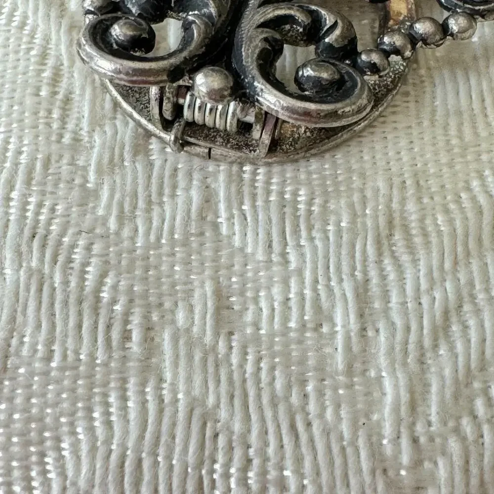 Acanthus Pot Metal Signed Scarf Clip Floral 1970’s Silver Color Steelcut Style